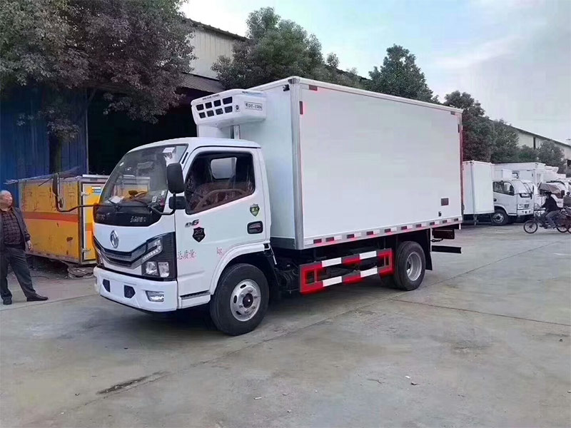 國(guó)六東風(fēng)多利卡冷藏車(chē)