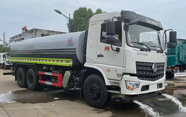 好消息，現(xiàn)車東風(fēng)后雙橋灑水車產(chǎn)品推薦