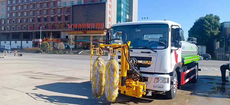 護欄清洗車的分類及優(yōu)勢