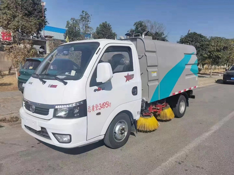 小區(qū)地下室專用藍(lán)牌小型掃路車推薦