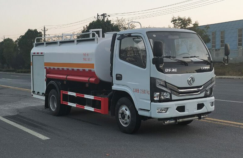 東風(fēng)多利卡D6消防灑水車