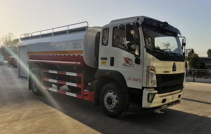 程力重汽消防灑水車